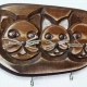 Закачалка за ключове "Три котенца"- ръчна резба
